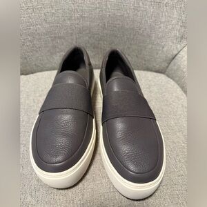 UGG Chayze Gray Leather slip on Women's Size US 8 EUC